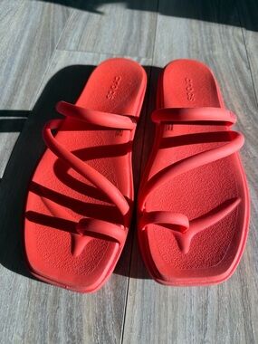 Crocs Women’s Miami Toe Loop Sandal Flat in Lava